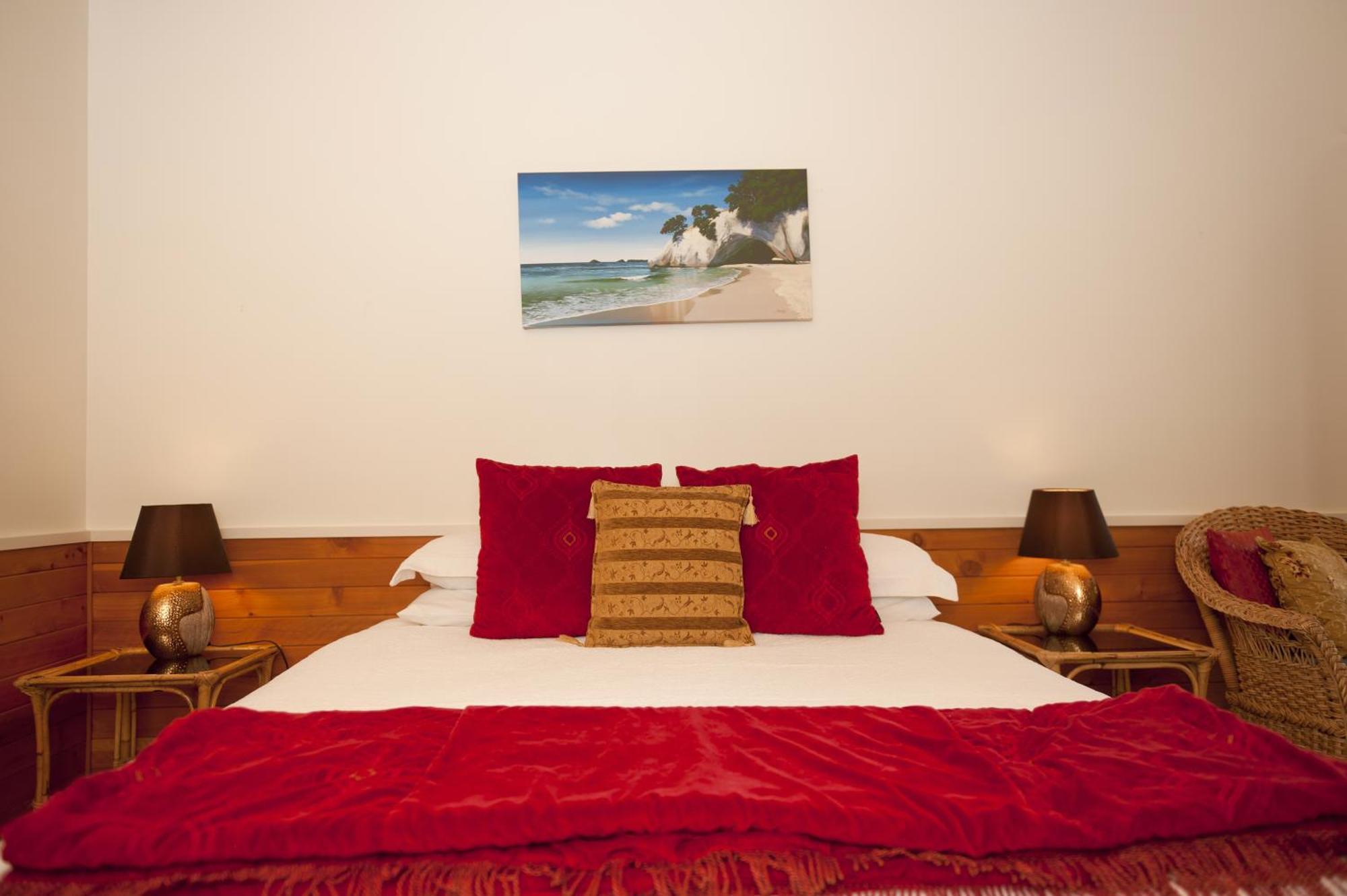 Beachfront Motel 4*
