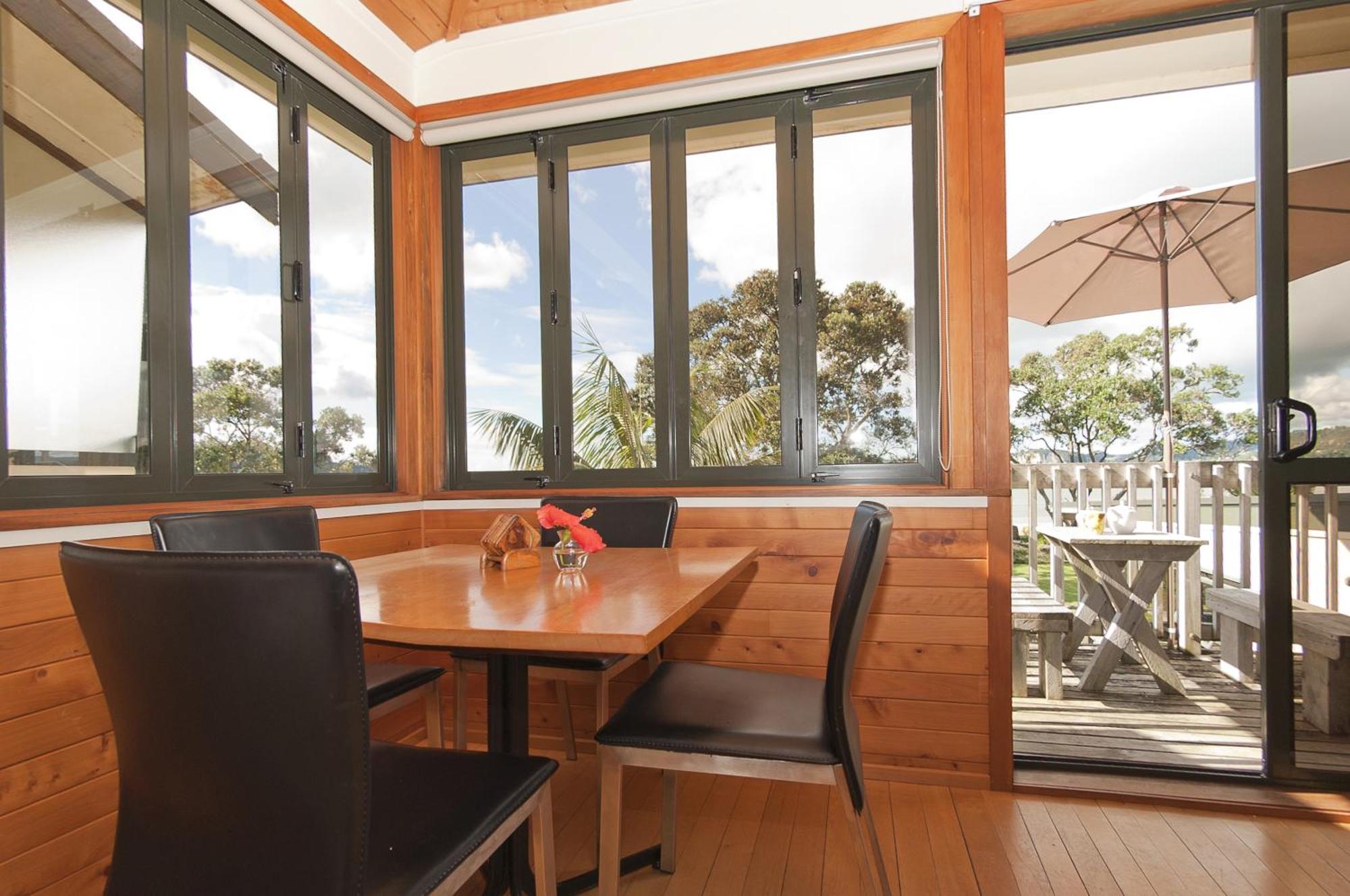 Beachfront Motel 4*